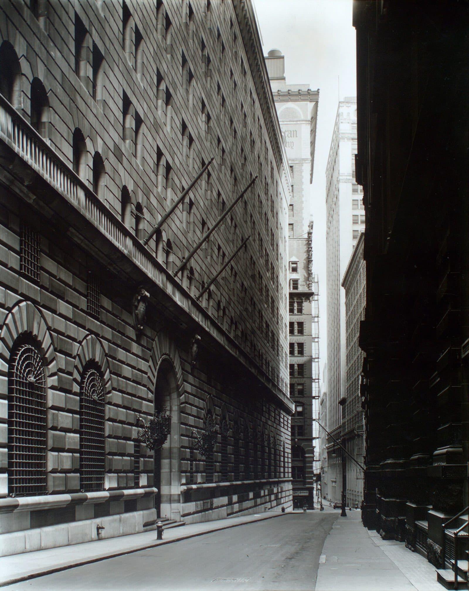 Fasad gedung Federal Reserve, Manhattan